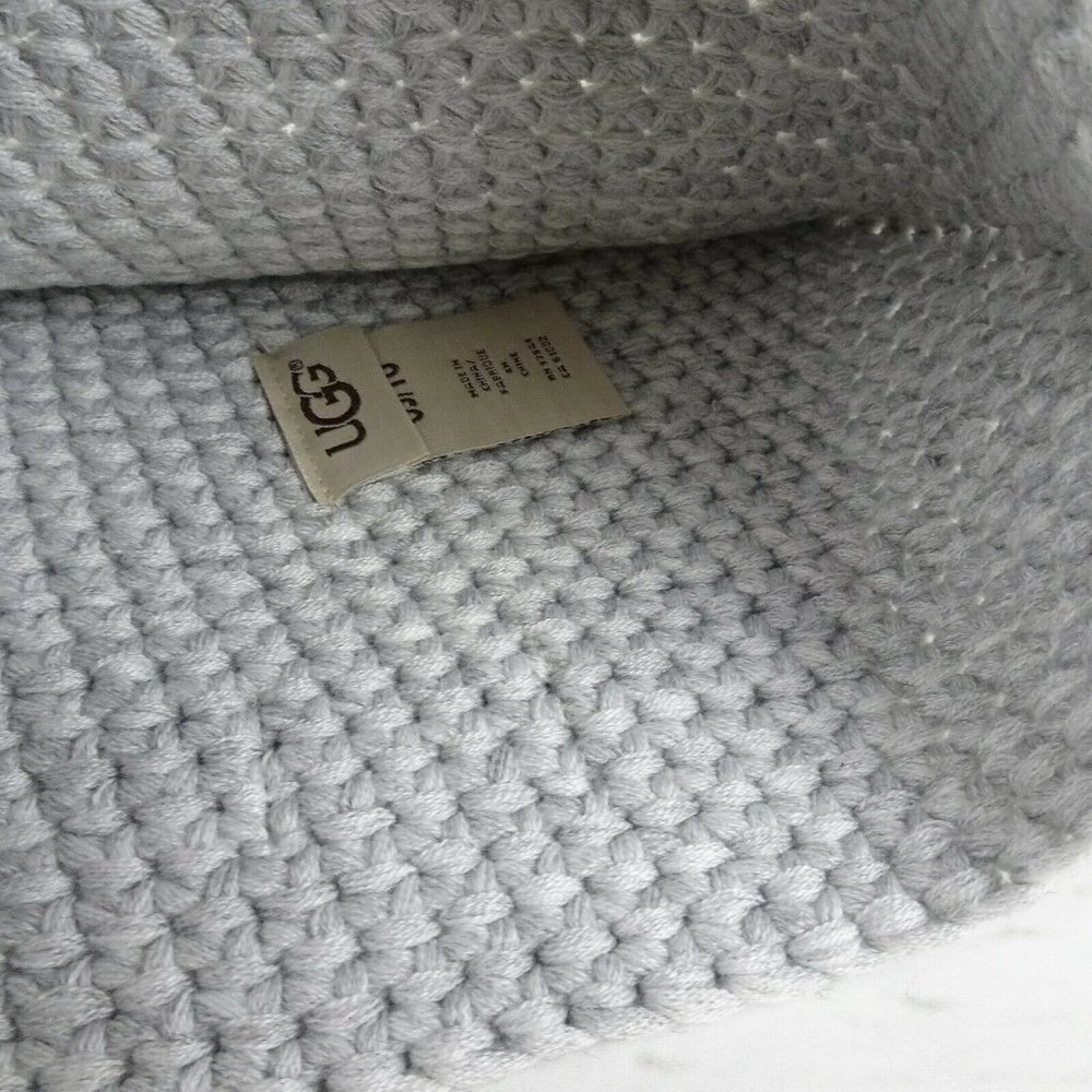 New UGG Pom Pom Knit Beanie Women's Men's Unisex Wool-Blend Logo OS Heather Grey - Picture 7 of 10